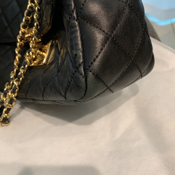 Michael Kors Sloan large black quilted lamb skin and gold hardware purse - Picture 11 of 16